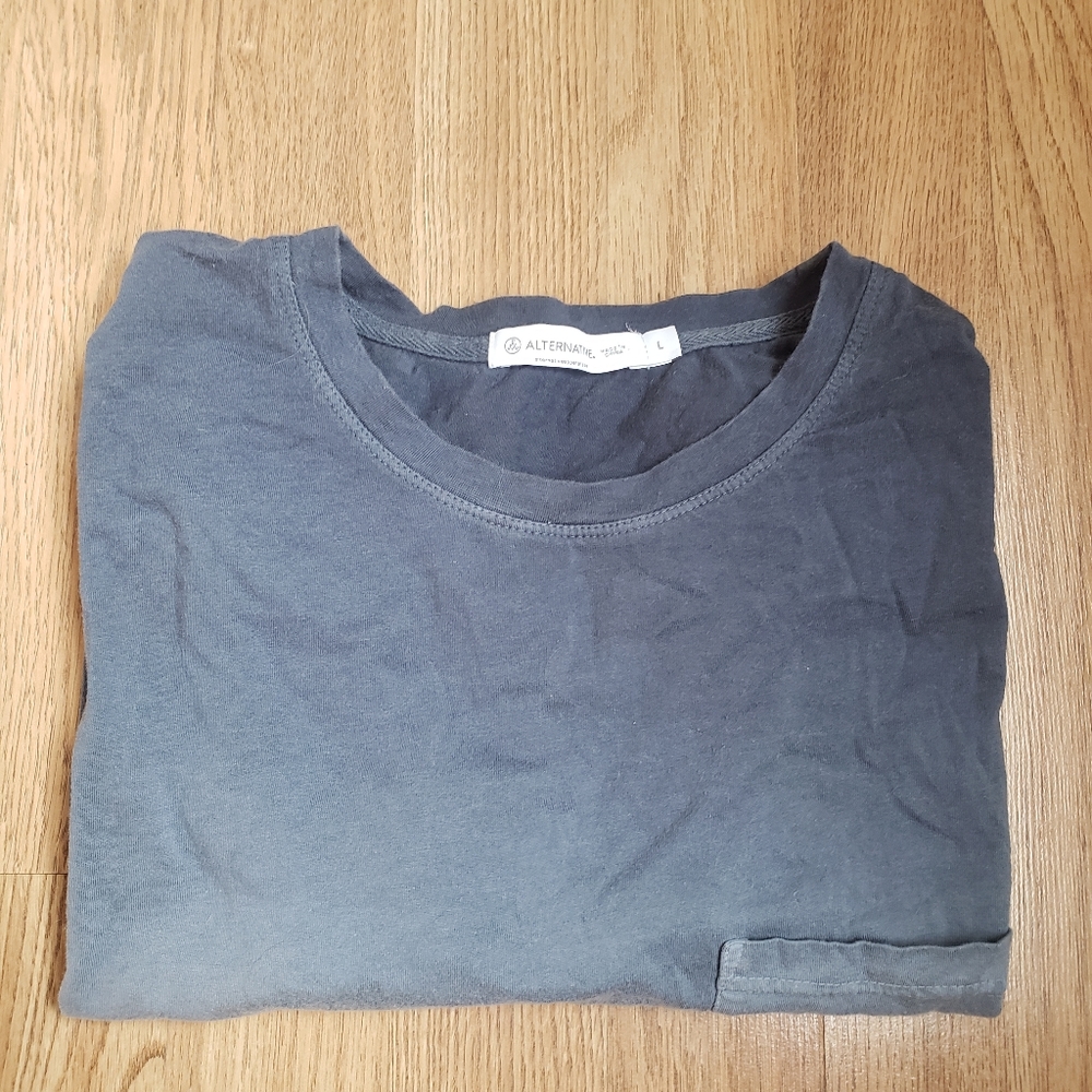 ALTERNATIVE T Shirt size L